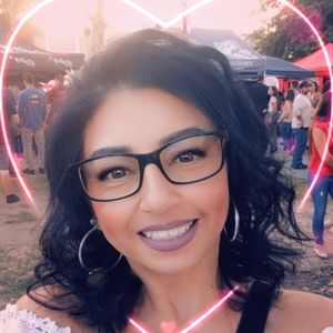 Meet your Posher, Corina
